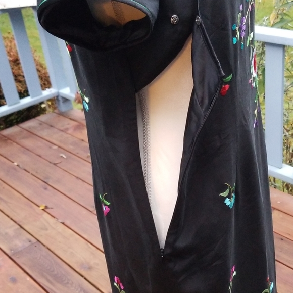 Embroidered Oriental black silk dress size XL - Picture 7 of 8
